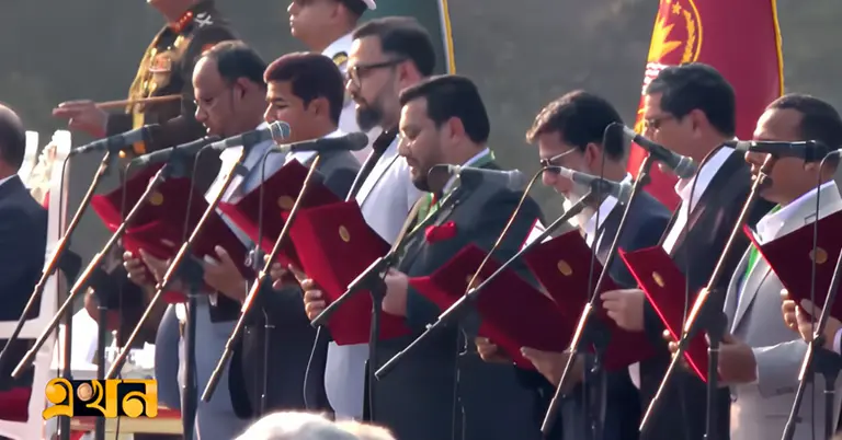 শপথ নিচ্ছেন আমিনুল হক